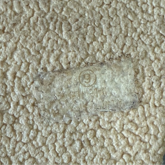 Vertical Tan and White Woven Sandals Size 9 - Picture 6 of 6